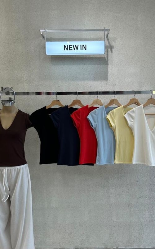 REMERA CUELLO V RIBB BABY CALM – ART. 104