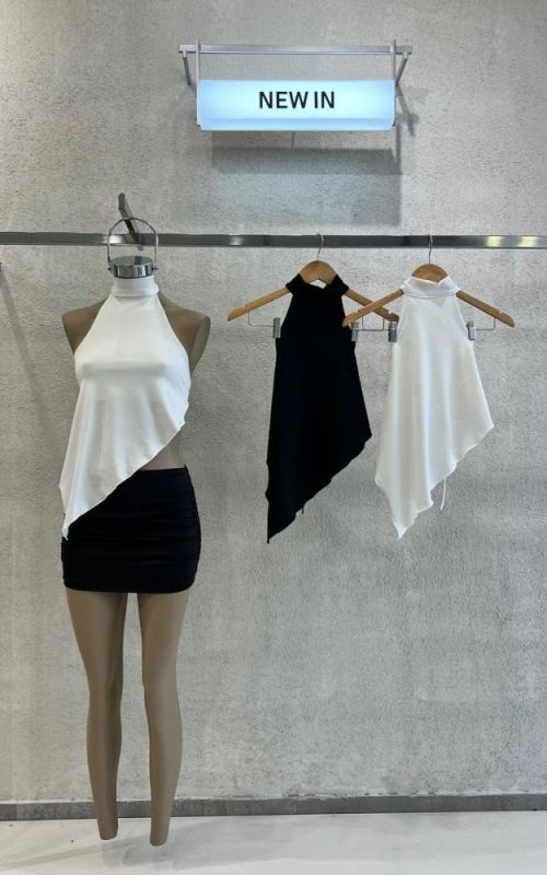 TOP MICROFIBRA CON CUELLO Y PICO IRREGULAR – ART. 24