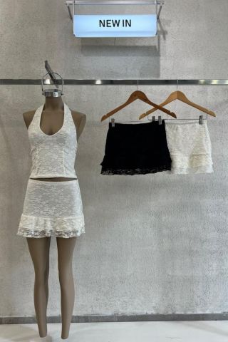 POLLERA DE ENCAJE CON VOLADOS  – ART. 531